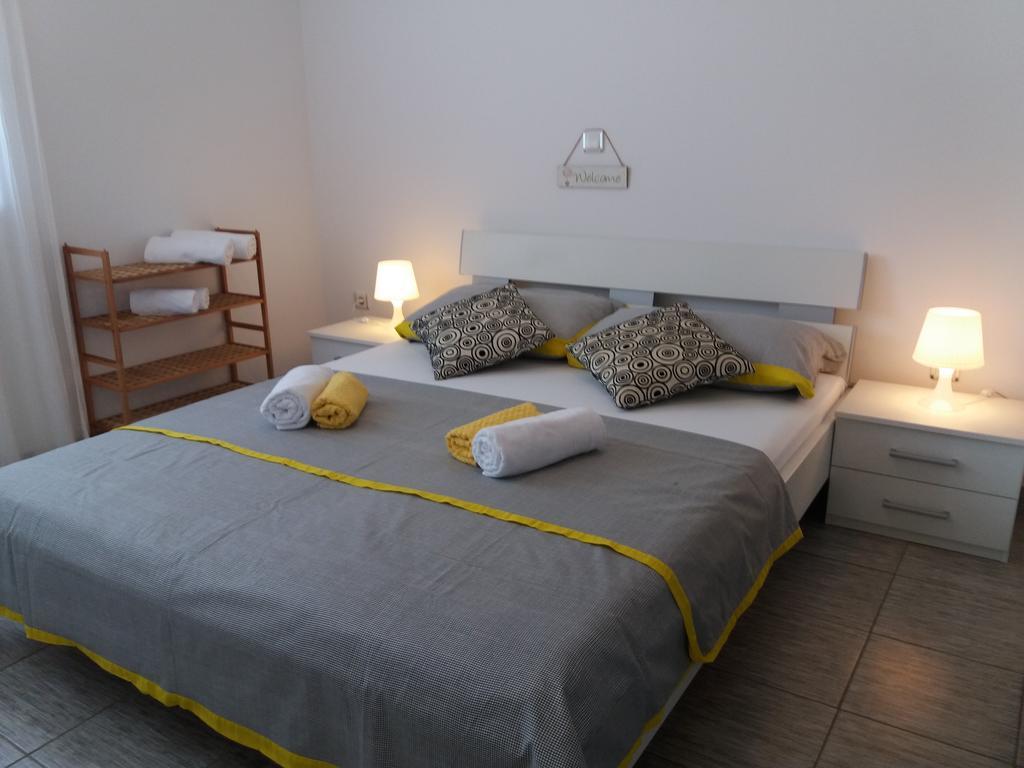 Apartments Next To Sea Maris Novalja Extérieur photo