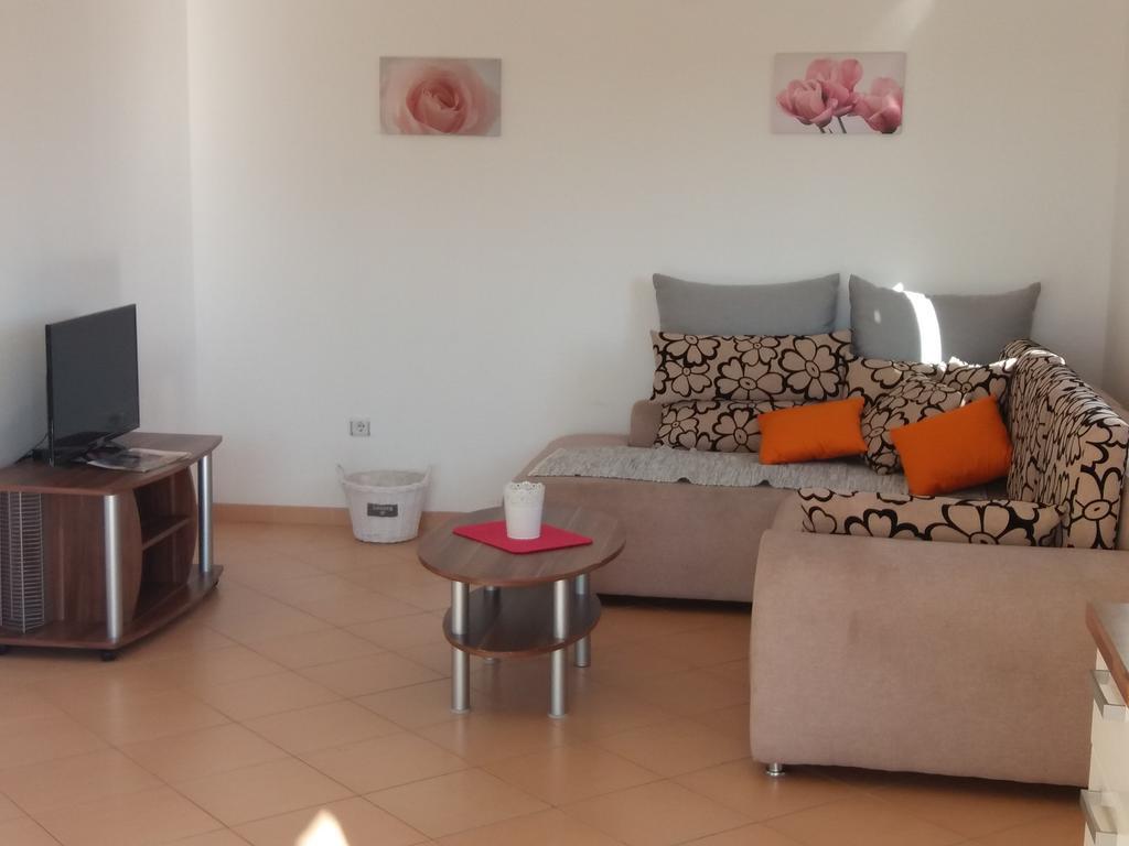 Apartments Next To Sea Maris Novalja Extérieur photo